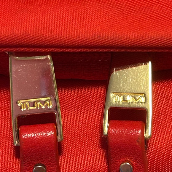 RARE Red Satin Tumi Voyager Luggage Quality Backpack with Gold Trim! - Picture 4 of 17